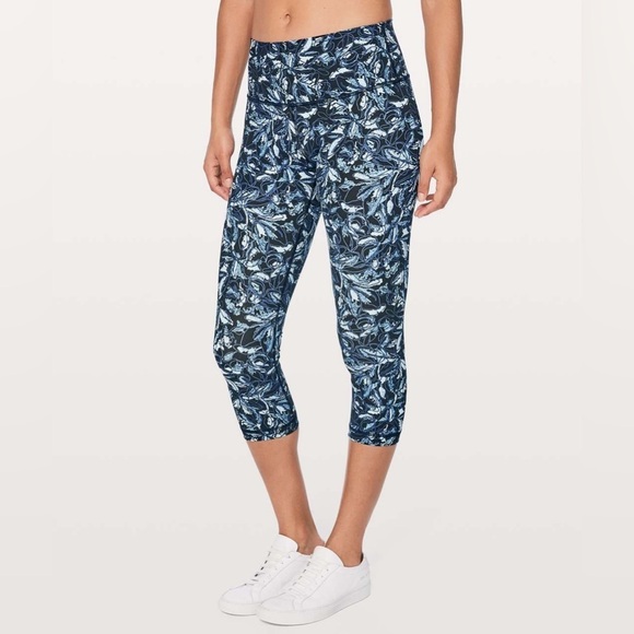 Lululemon Wunder Under‎ Crop High Rise 21” Embellished Multi Blue Sz 4 W6AI7S - Picture 1 of 5